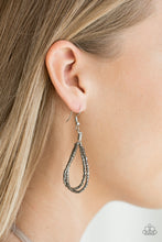 Load image into Gallery viewer, Paparazzi ~ Catwalk Queen ~ Black Gunmetal Seed Bead Necklace Set