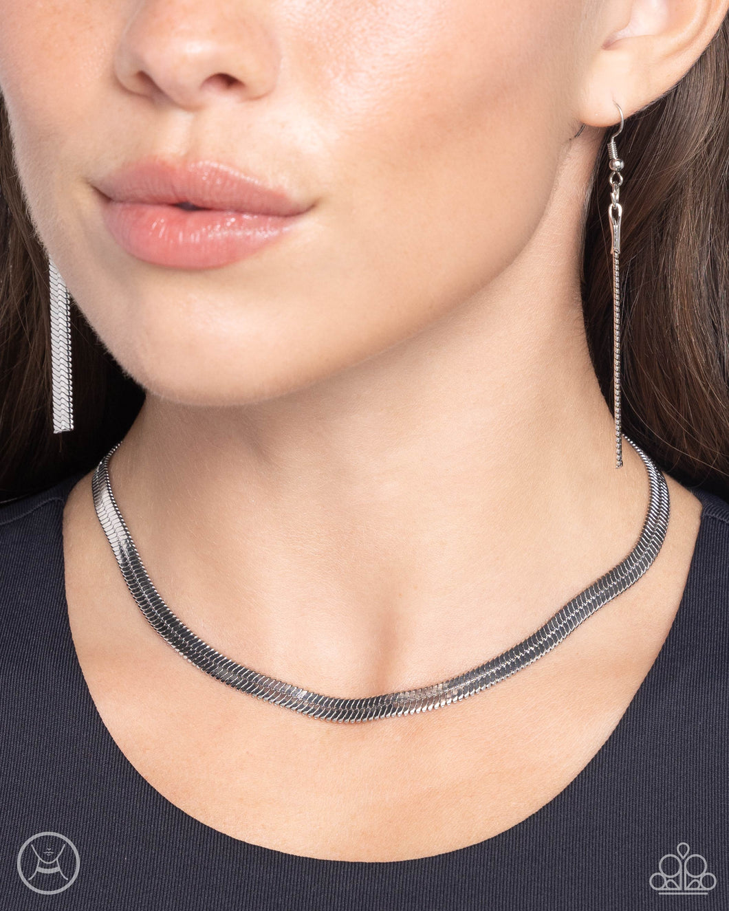 Paparazzi ~ Musings Moment ~ Silver Choker Necklace Set