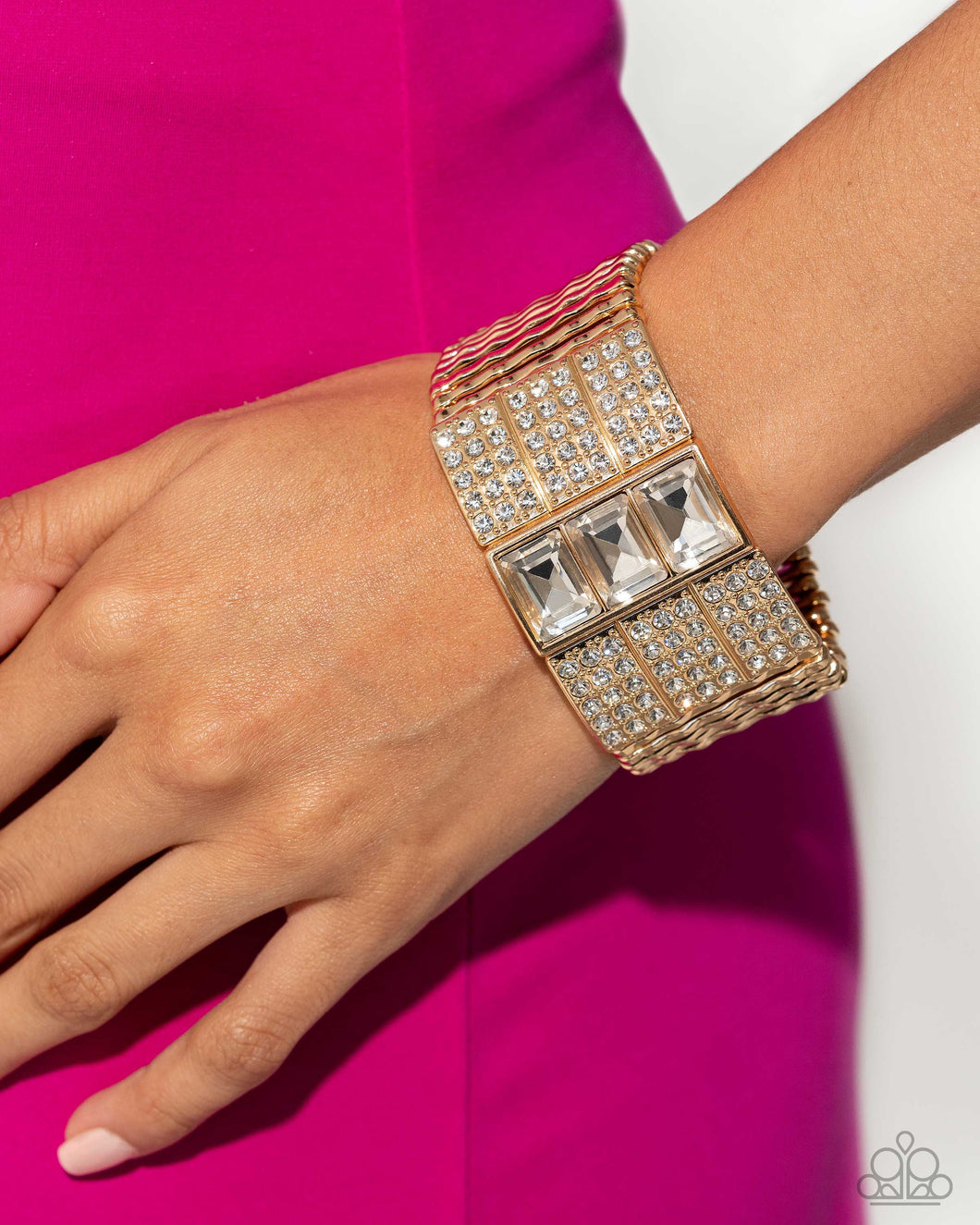 Paparazzi ~ Dramatic Diva ~ Gold Bracelet