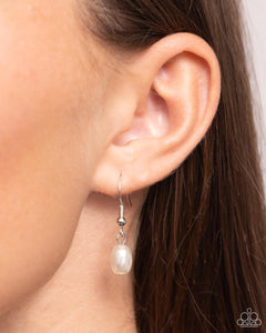 Paparazzi ~ Honorable Haute ~ Pink Pearl Necklace Set