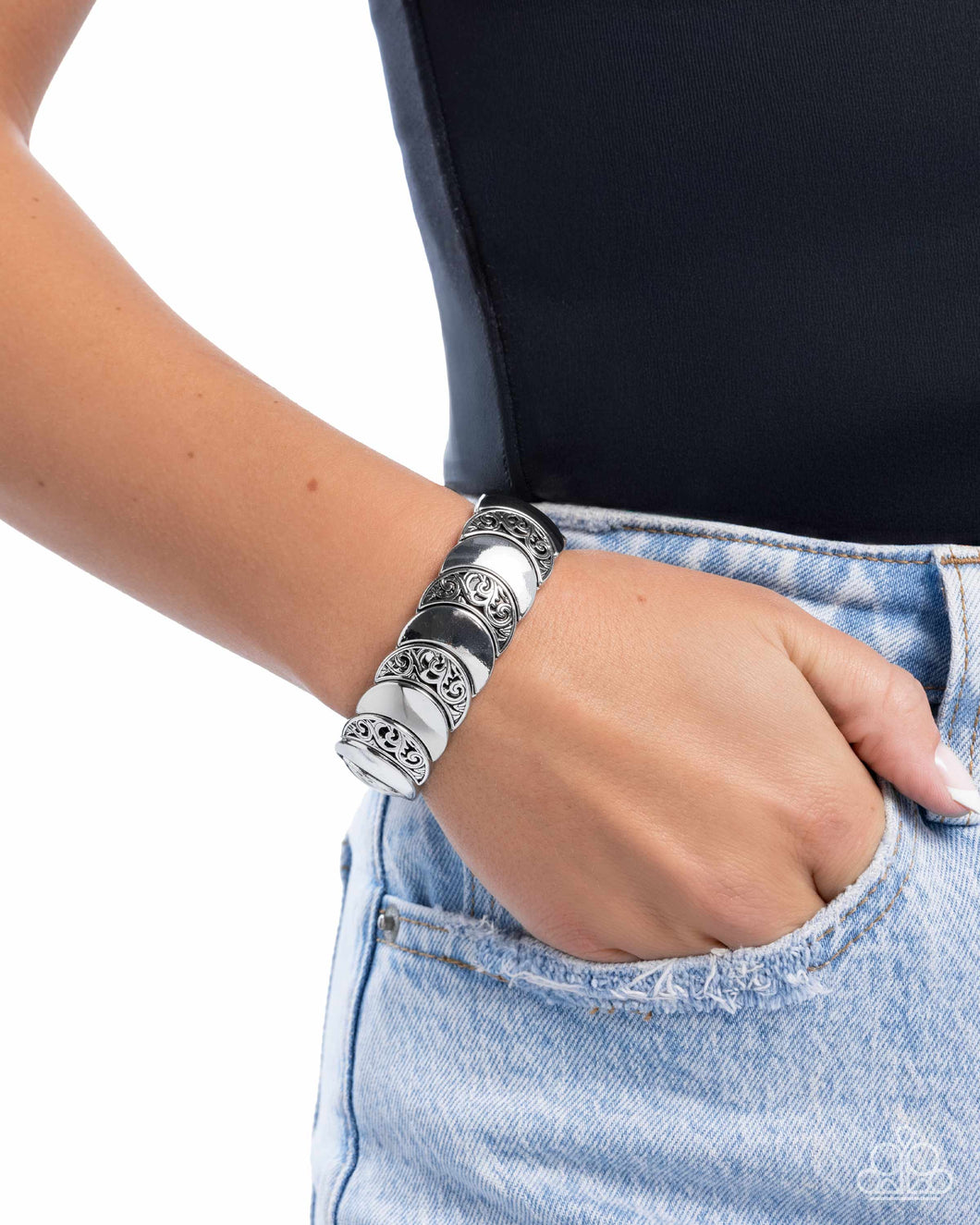 Paparazzi ~ Filigree Flair ~ Silver Bracelet