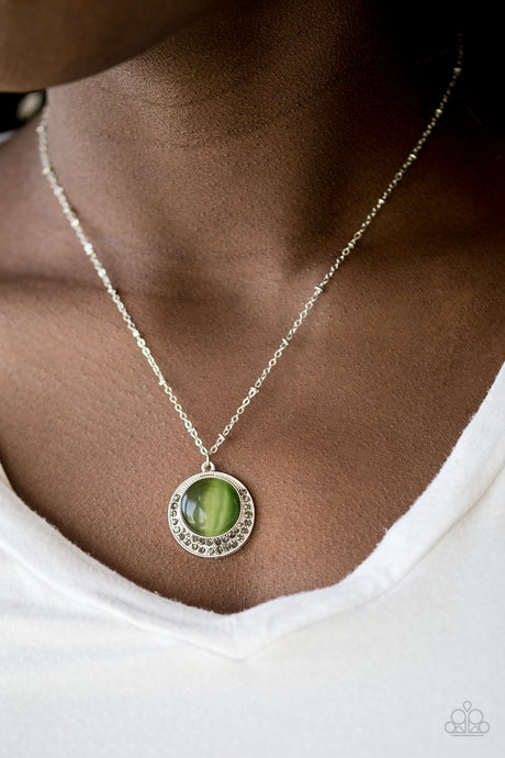 Paparazzi ~ Dream Girl Glow ~ Green Necklace Set