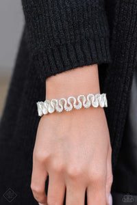 Paparazzi ~ Fiercely 5th Avenue ~ Fashion Fix Complete Trend Blend ~ White Necklace Set
