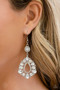 Paparazzi ~ Fiercely 5th Avenue ~ Fashion Fix Complete Trend Blend ~ White Necklace Set