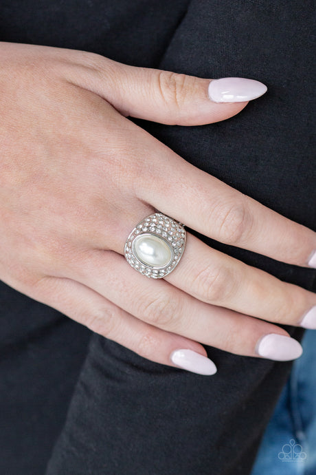 Paparazzi ~ Glittering Go-Getter ~ White Ring with Stretchy Band