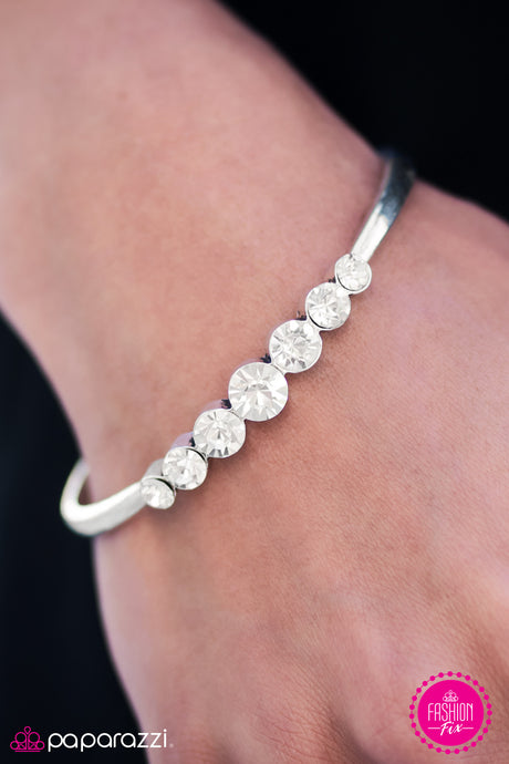 Paparazzi ~ Im Gonna Let It Shine ~ White Bracelet (Fashion Fix Exclusive)