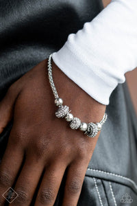Paparazzi ~ Magnificent Musings ~ Fashion Fix Complete Trend Blend ~ White Necklace Set