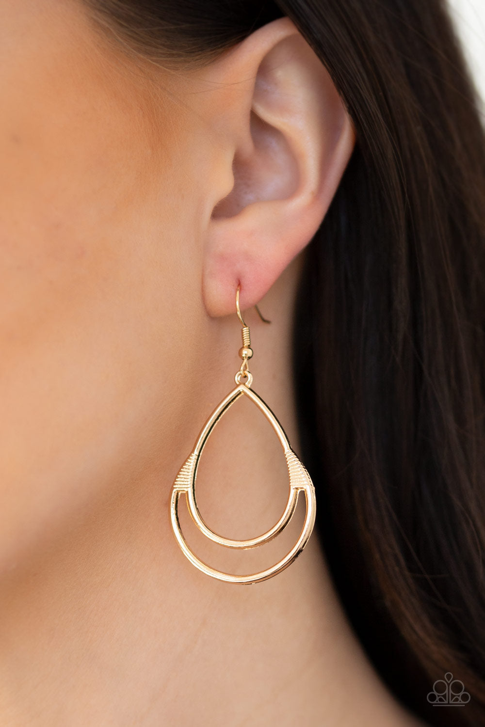 Paparazzi ~ Simple Glisten ~ Gold Earrings