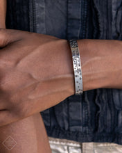 Load image into Gallery viewer, Paparazzi ~ Sunset Sightings ~ Fashion Fix Complete Trend Blend ~ Silver Necklace Set