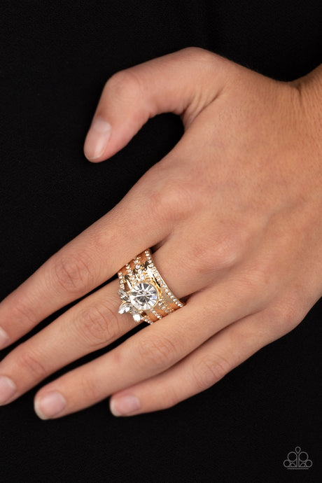 Paparazzi ~ Top Dollar Bling ~ Gold Ring with Stretchy Band