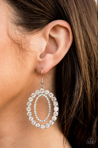Paparazzi ~ Fiercely 5th Avenue ~ Fashion Fix Complete Trend Blend ~ White Necklace Set