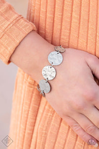 Paparazzi ~ Sunset Sightings ~ Fashion fix Complete Trend Blend ~ Silver Necklace Set
