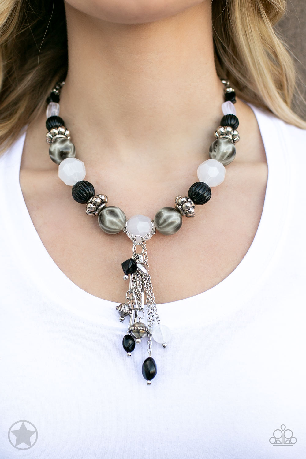 Paparazzi - Break A Leg Necklace - Klassy Jewelz Boutique