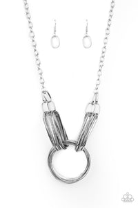 Paparazzi - Lip Sync Links - Silver Necklace Set