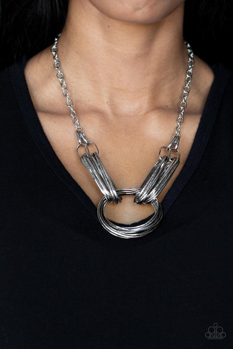 Paparazzi - Lip Sync Links - Silver Necklace Set