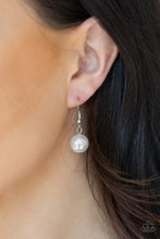 Load image into Gallery viewer, Paparazzi ~ 5th Avenue Fleek ~ White Pearl Necklace Set