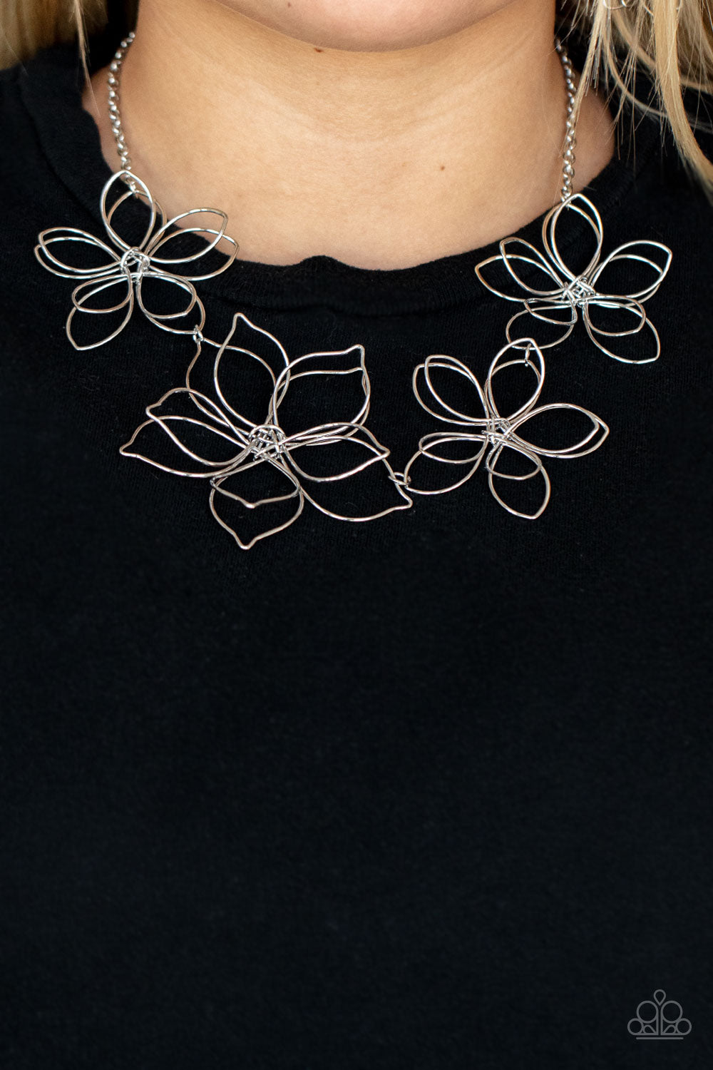 Paparazzi ~ Flower Garden Fashionista ~ Silver Necklace Set
