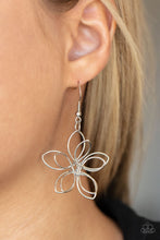 Load image into Gallery viewer, Paparazzi ~ Flower Garden Fashionista ~ Silver Necklace Set