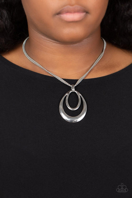 Paparazzi ~ Suburban Storm ~ Silver Necklace Set