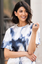 Load image into Gallery viewer, Paparazzi ~ Kinda a Big Deal ~ Blue Ring with Stretchy Band