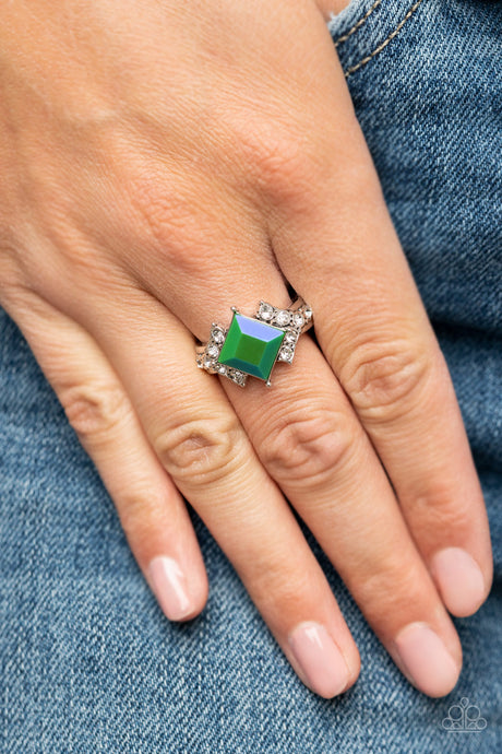 Paparazzi ~ Mind-Blowing Brilliance ~ Green Ring with stretchy band