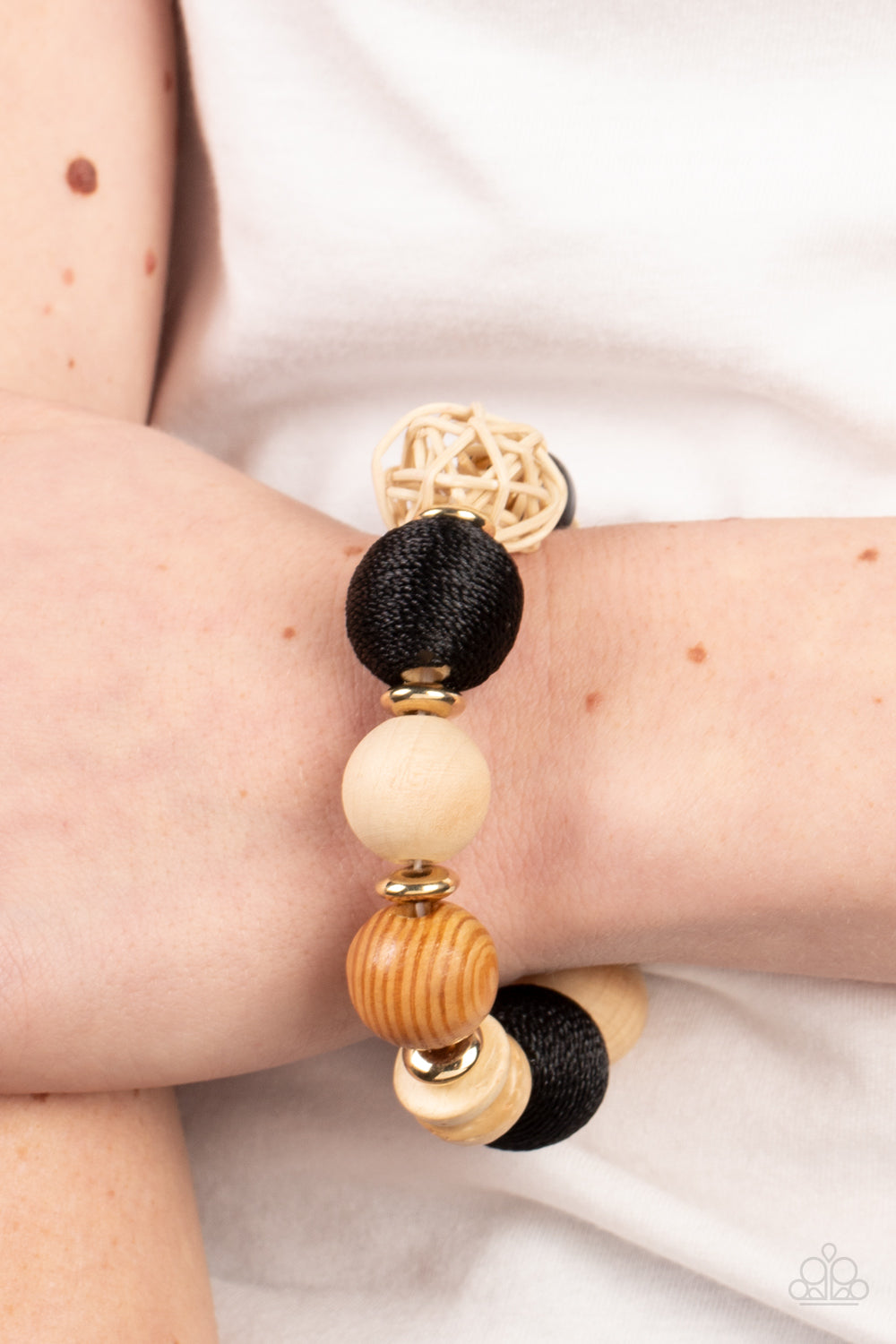 Paparazzi ~ Happily Homespun ~ Black Bracelet