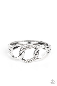 Paparazzi ~ BOMBSHELL Squad ~ White Bracelet