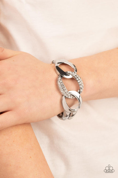Paparazzi ~ BOMBSHELL Squad ~ White Bracelet