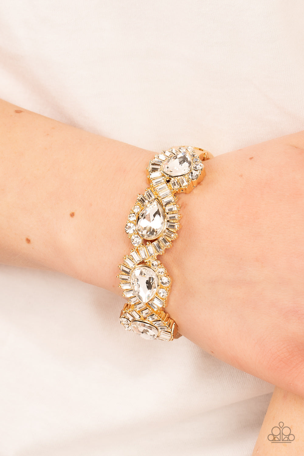 Paparazzi ~ For the Win ~ Gold Bracelet