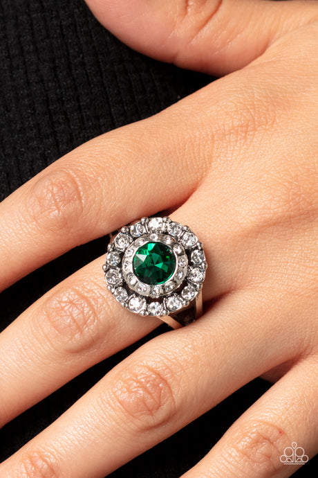 Paparazzi ~ Twinkling Trance ~ Green Ring with Stretchy Band