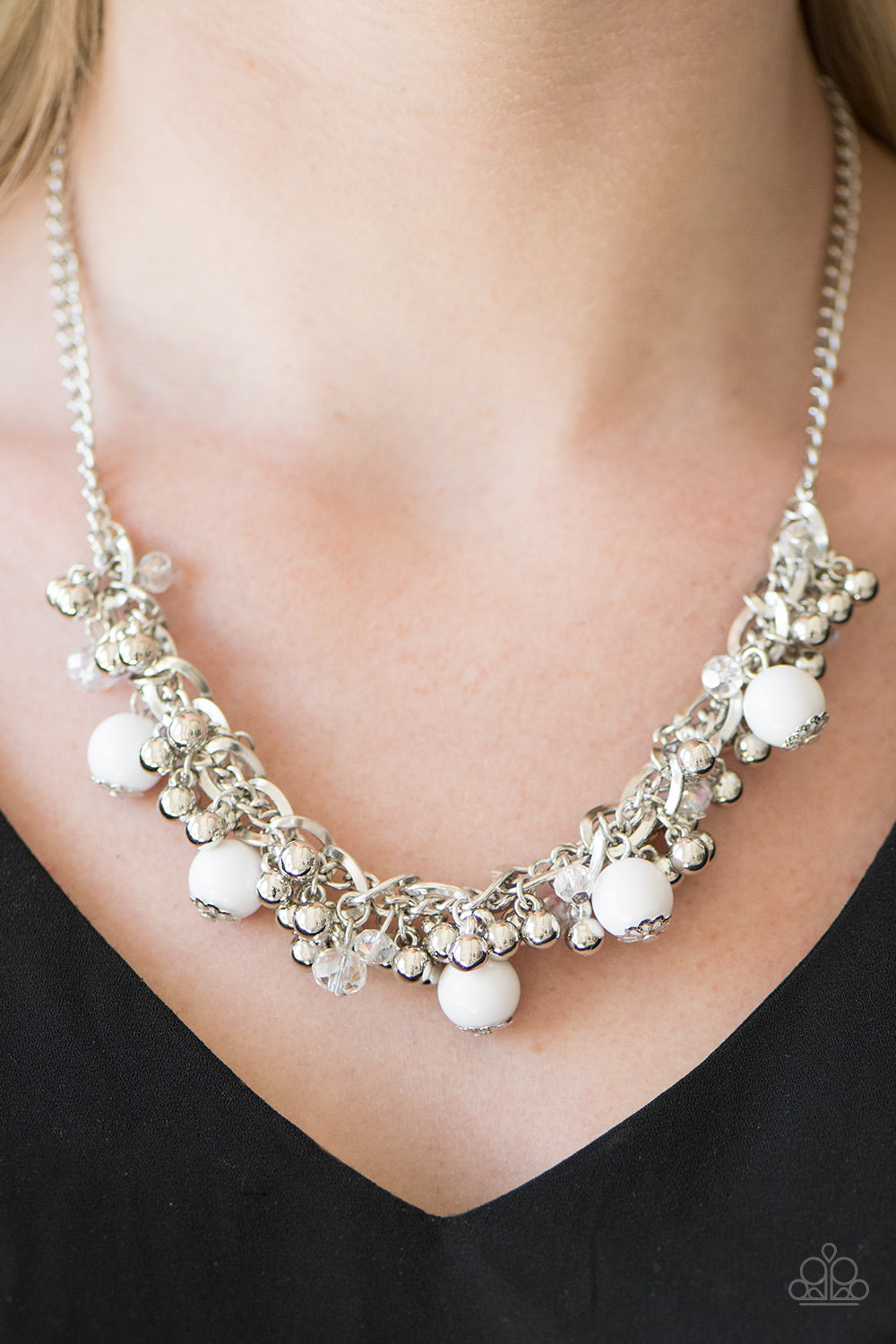 Paparazzi - A Pop Of Posh - White Necklace Set