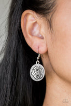 Load image into Gallery viewer, Paparazzi ~ Beautifully Belle ~ Silver Necklace Set