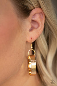 Paparazzi ~ Big Hit ~ Gold Necklace Set