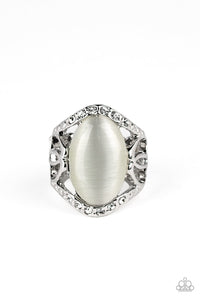 Paparazzi ~ DEW Onto Others ~ White Cat's Eye Ring with Stretchy Band (Life of the Party Exclusive)