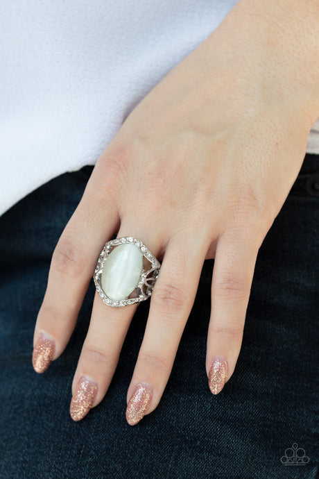 Paparazzi ~ DEW Onto Others ~ White Cat's Eye Ring with Stretchy Band (Life of the Party Exclusive)