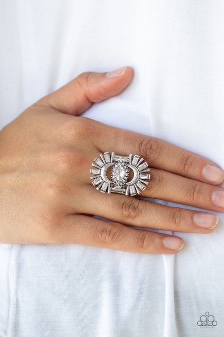 Paparazzi ~ Deco Diva ~ White Ring with Stretchy Bands (Life of the Party Exclusive)