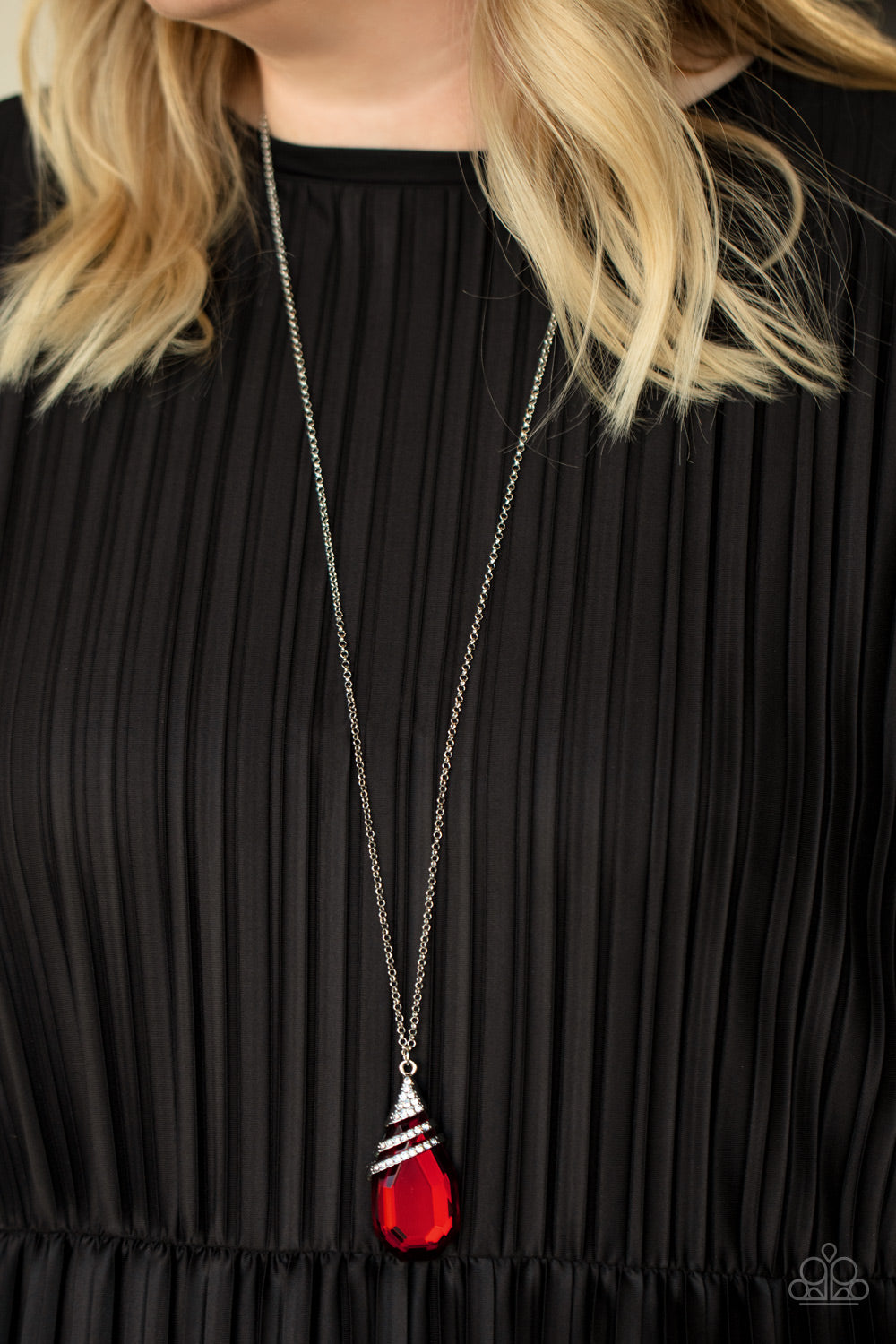 Paparazzi ~ Demandingly Diva ~ Red Necklace Set