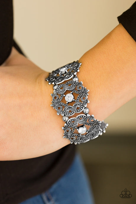 Paparazzi ~ EMPRESS-ive Shimmer ~ White Bracelet