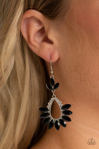 Paparazzi ~ Extra Exquisite ~ Black Earrings