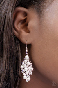 Paparazzi ~ Fiercely 5th Avenue ~ Fashion Fix ~ Complete Trend Blend ~ White Rhinestones and Pearls