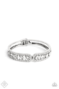 Paparazzi ~ Spellbinding Splendor ~ White Bracelet (Fashion Fix Exclusive)