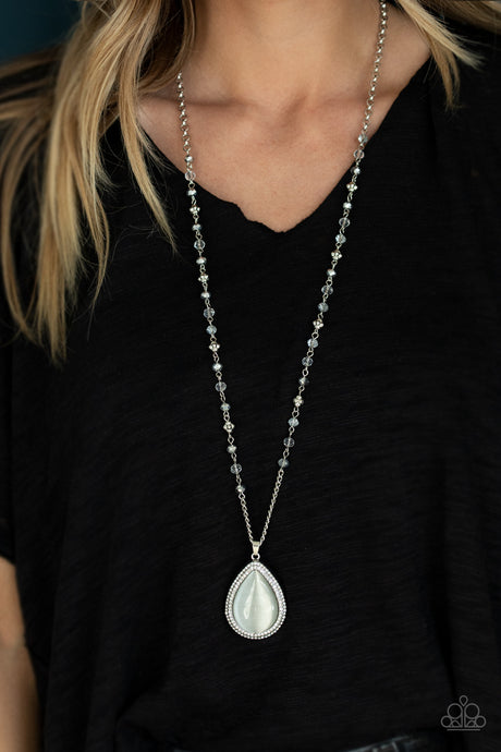 Paparazzi - Fashion Flaunt - White Necklace Set
