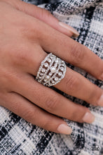 Load image into Gallery viewer, Paparazzi ~ Fiercely 5th Avenue ~ Complete Trend Blend ~ White Pearl Necklace Set