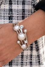 Load image into Gallery viewer, Paparazzi ~ Fiercely 5th Avenue ~ Complete Trend Blend ~ White Pearl Necklace Set