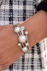 Paparazzi ~ Fiercely 5th Avenue ~ Complete Trend Blend ~ White Pearl Necklace Set