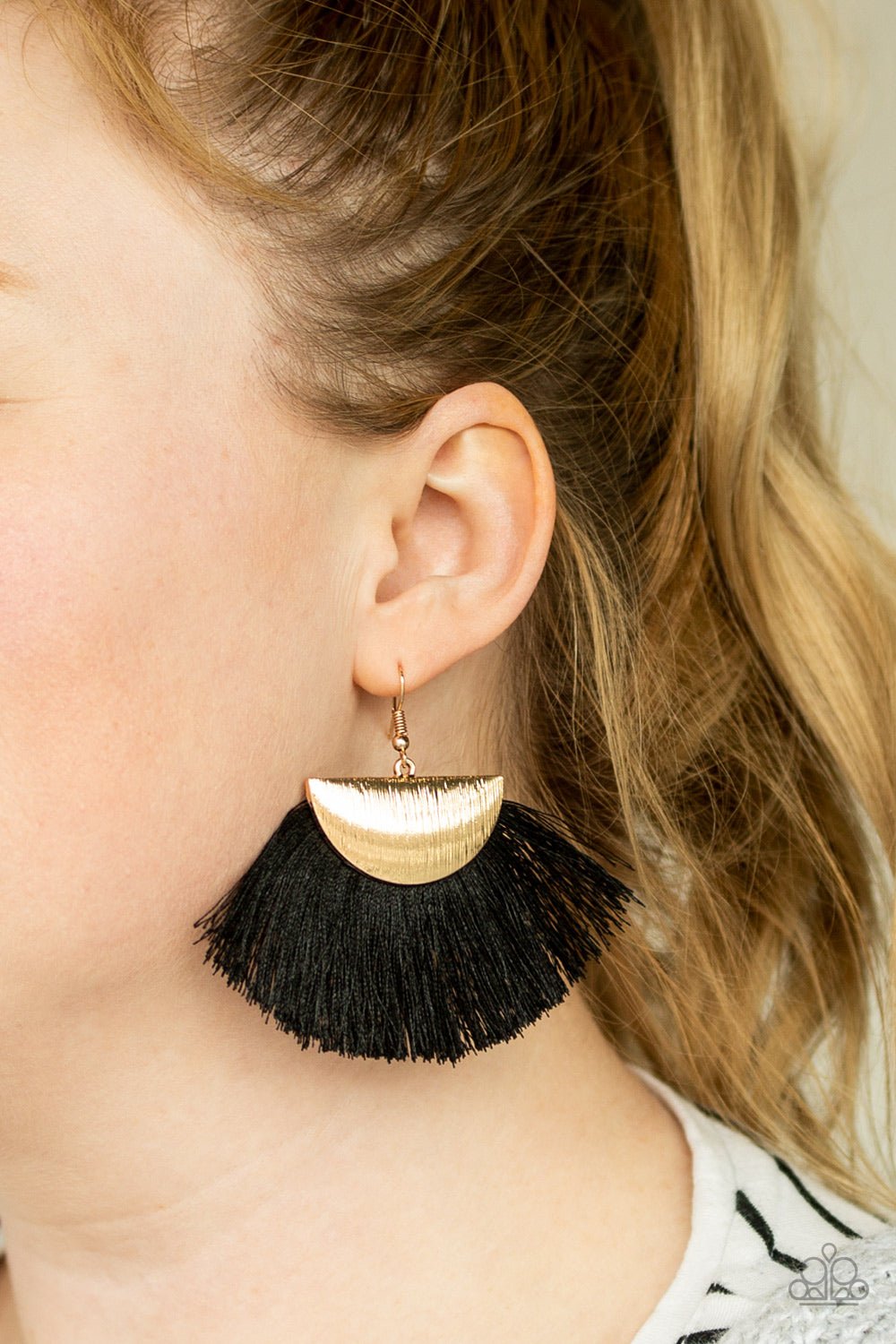 Paparazzi ~ Fox Trap ~ Gold Earrings