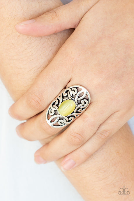 Paparazzi - GLEAM Big - Yellow Ring
