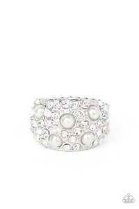 Paparazzi ~ Gatsby's Girl ~ White Ring  with Stretchy Band
