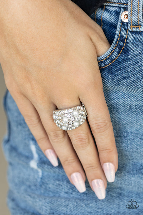 Paparazzi ~ Gatsby's Girl ~ White Ring  with Stretchy Band