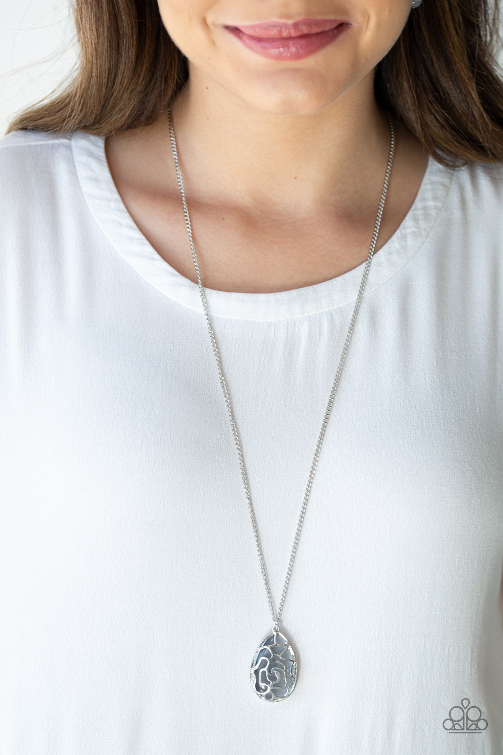 Paparazzi ~ Gleaming Gardens ~ Silver Necklace Set